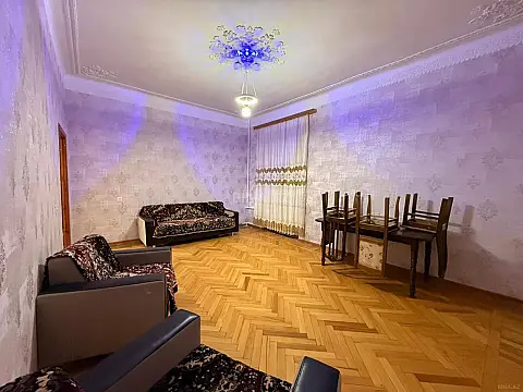 Kirayə verilir 2 otaqlı mənzil 60 m²