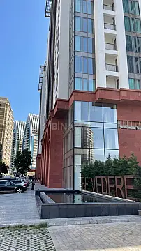 Satılır 4 otaqlı mənzil 180 m²