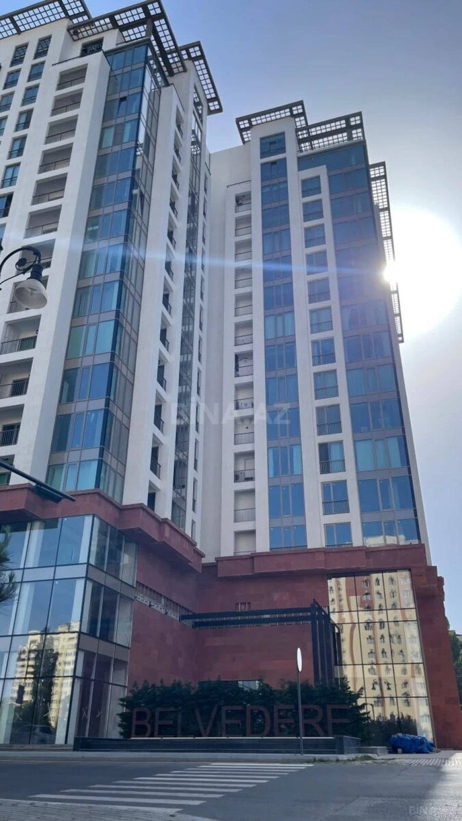 Satılır 4 otaqlı mənzil 180 m²