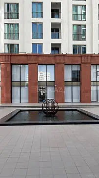 Satılır 4 otaqlı mənzil 180 m²