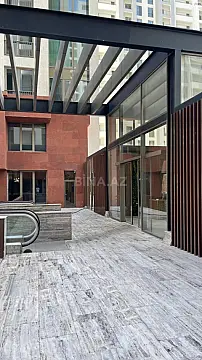 Satılır 4 otaqlı mənzil 180 m²