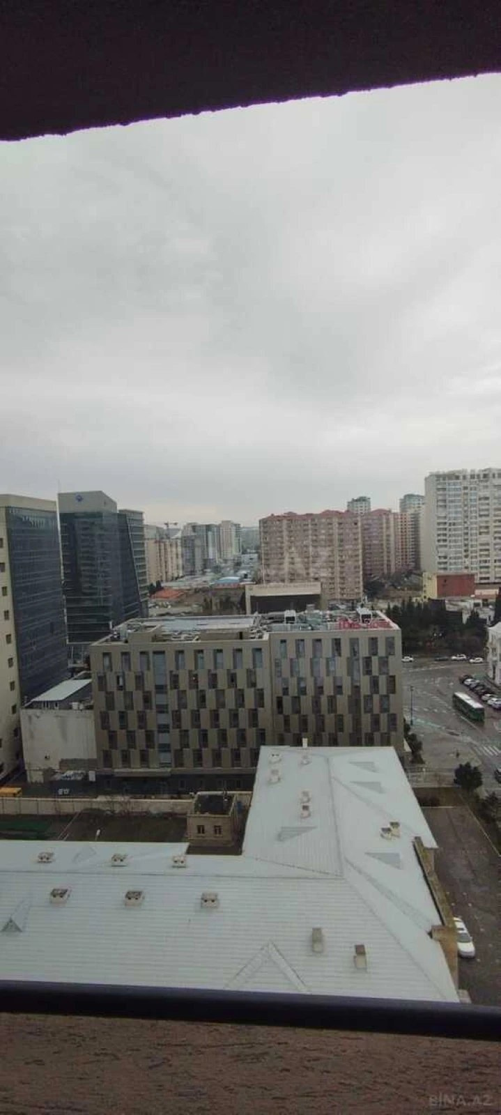 Kirayə verilir 2 otaqlı mənzil 108 m²