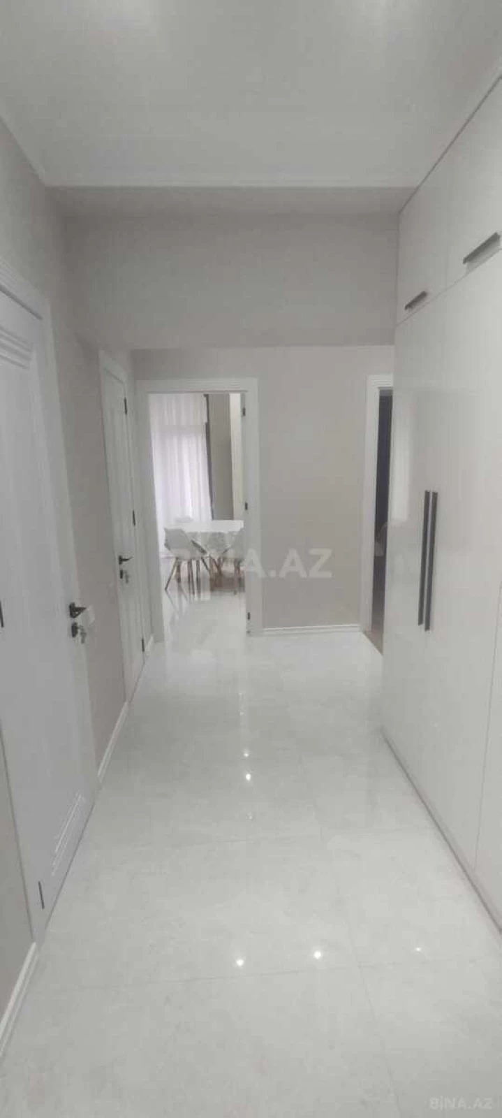 Kirayə verilir 2 otaqlı mənzil 108 m²