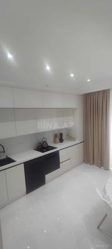 Kirayə verilir 2 otaqlı mənzil 108 m²