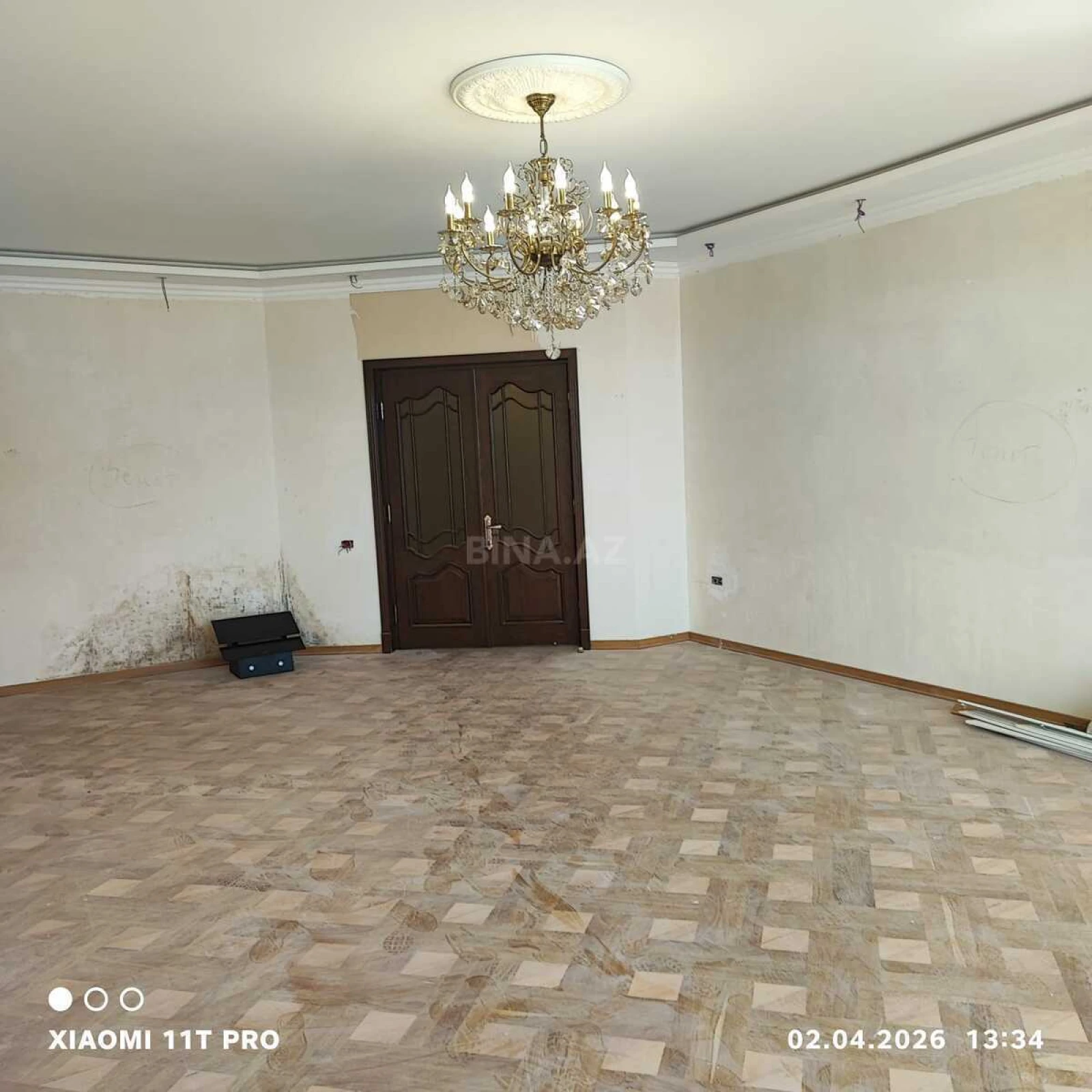 Satılır 3 otaqlı mənzil 154 m²