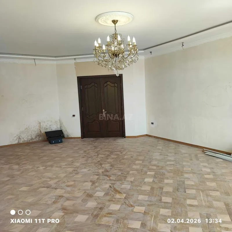 Satılır 3 otaqlı mənzil 154 m²