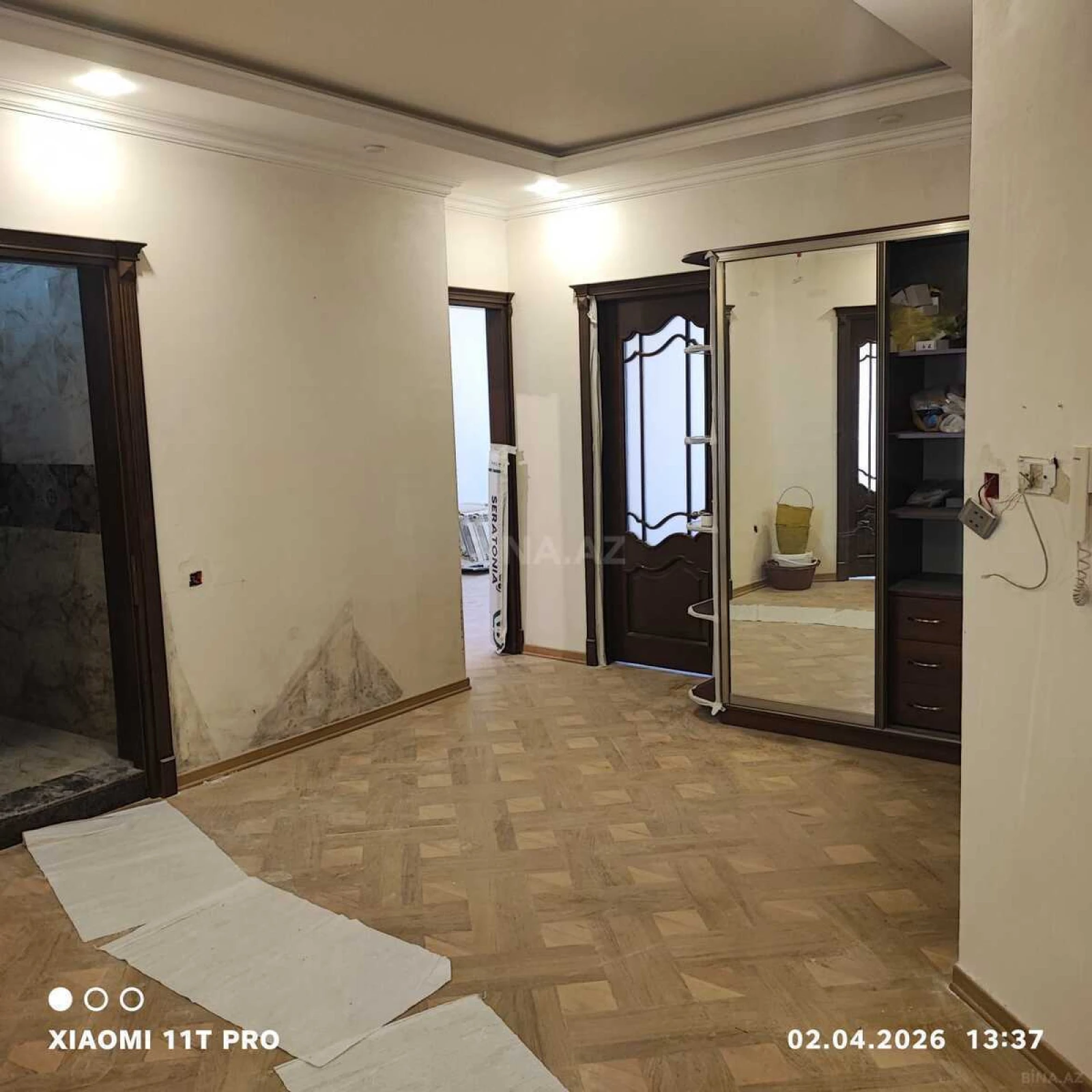 Satılır 3 otaqlı mənzil 154 m²