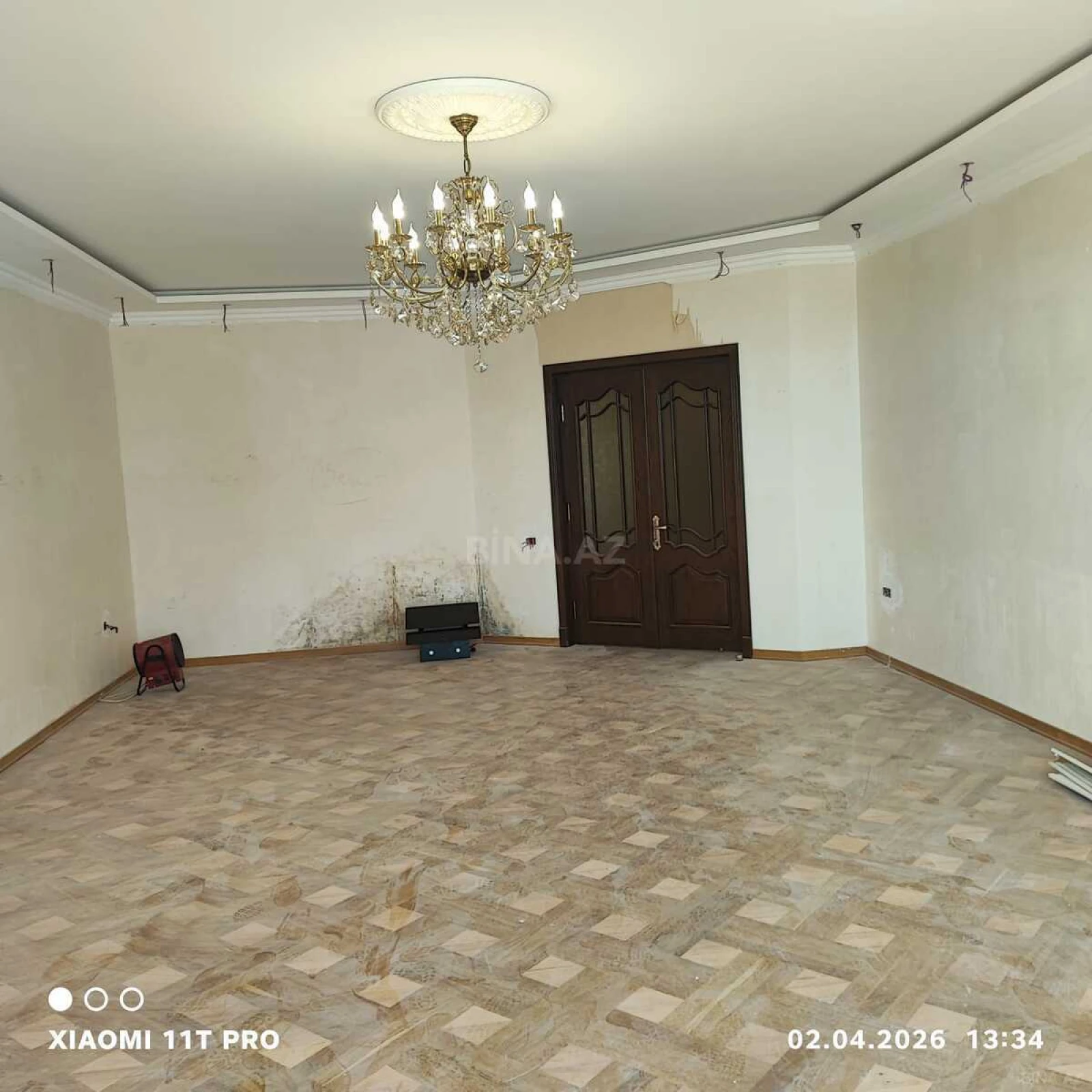 Satılır 3 otaqlı mənzil 154 m²