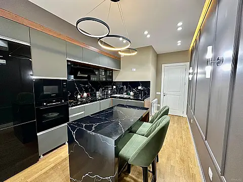 Satılır 2 otaqlı mənzil 105.5 m²