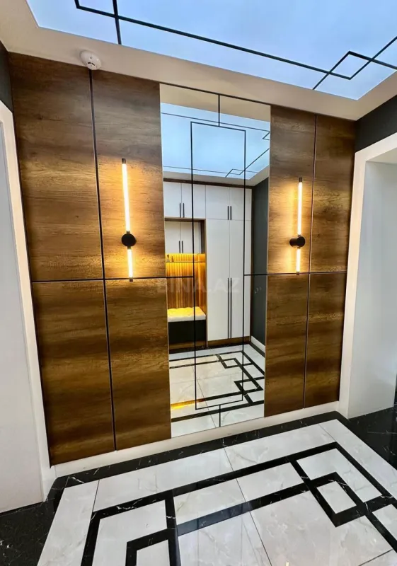 Satılır 2 otaqlı mənzil 105.5 m²