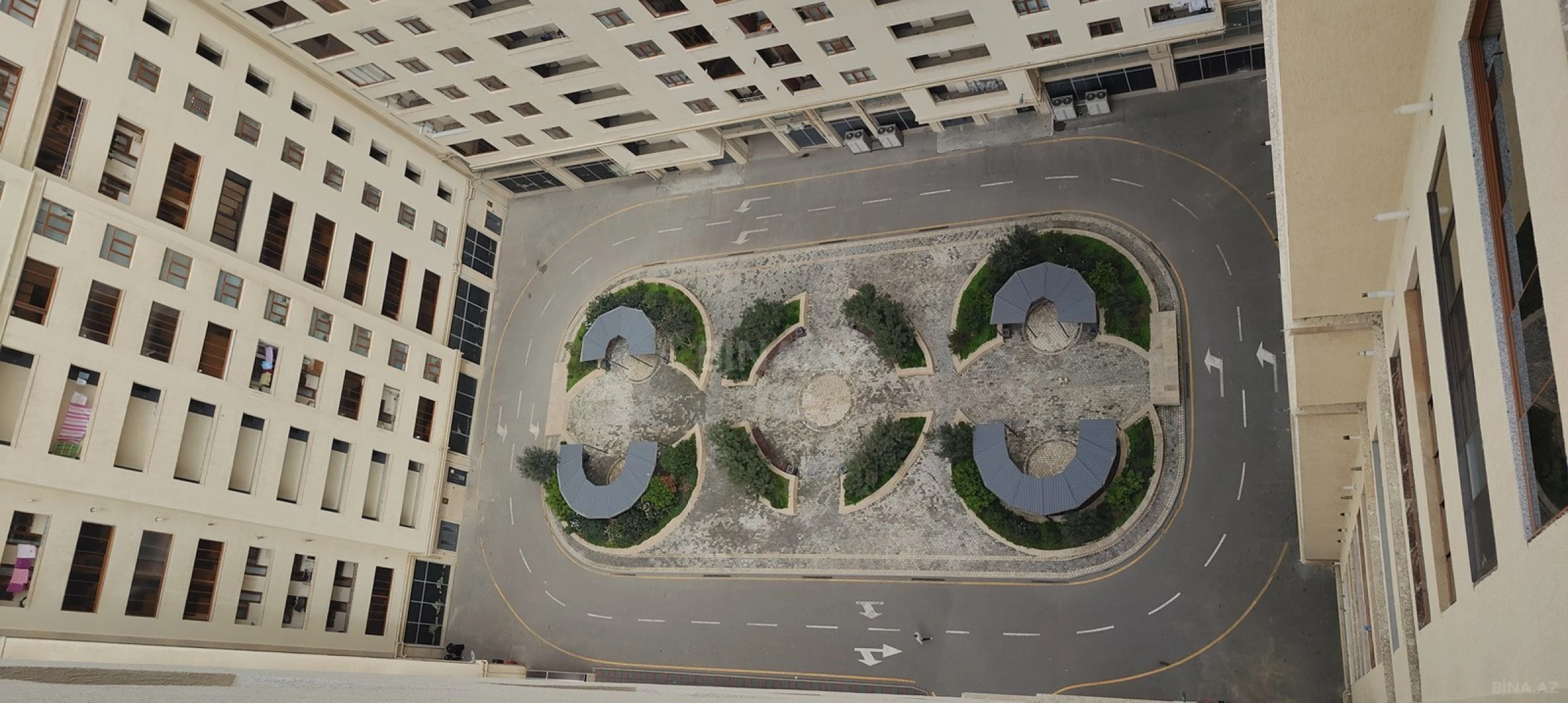 Satılır 2 otaqlı mənzil 79 m²