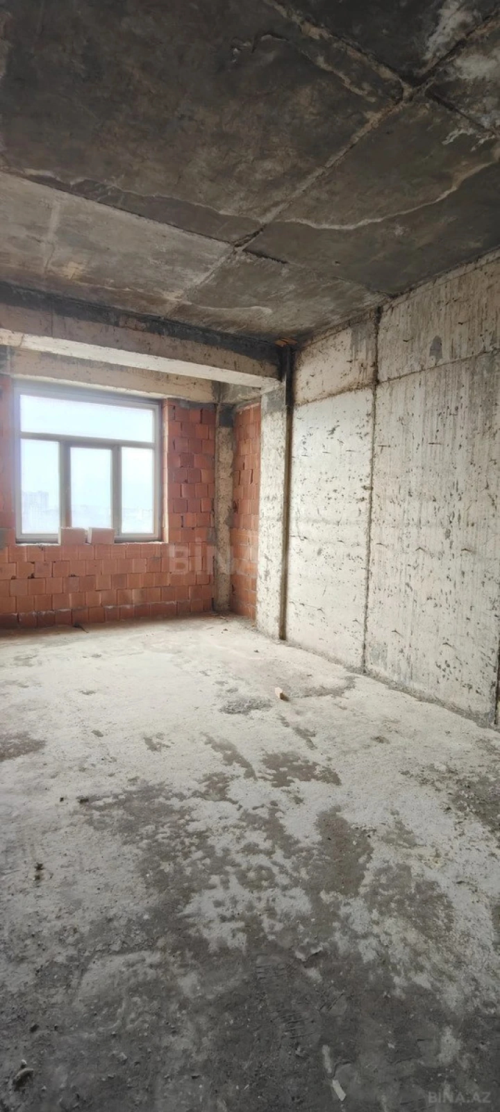 Satılır 2 otaqlı mənzil 79 m²