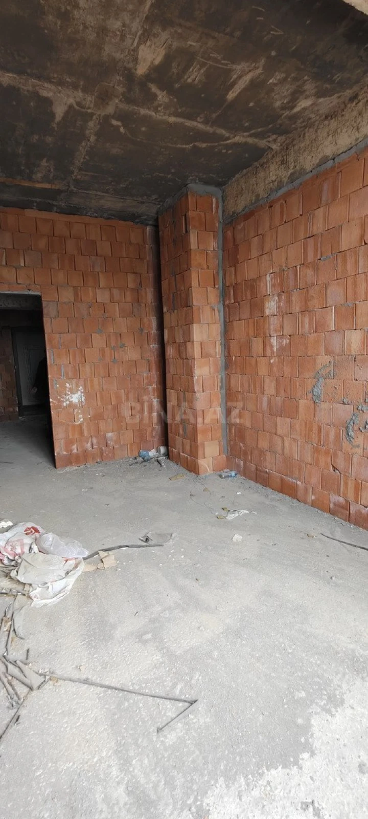 Satılır 2 otaqlı mənzil 79 m²