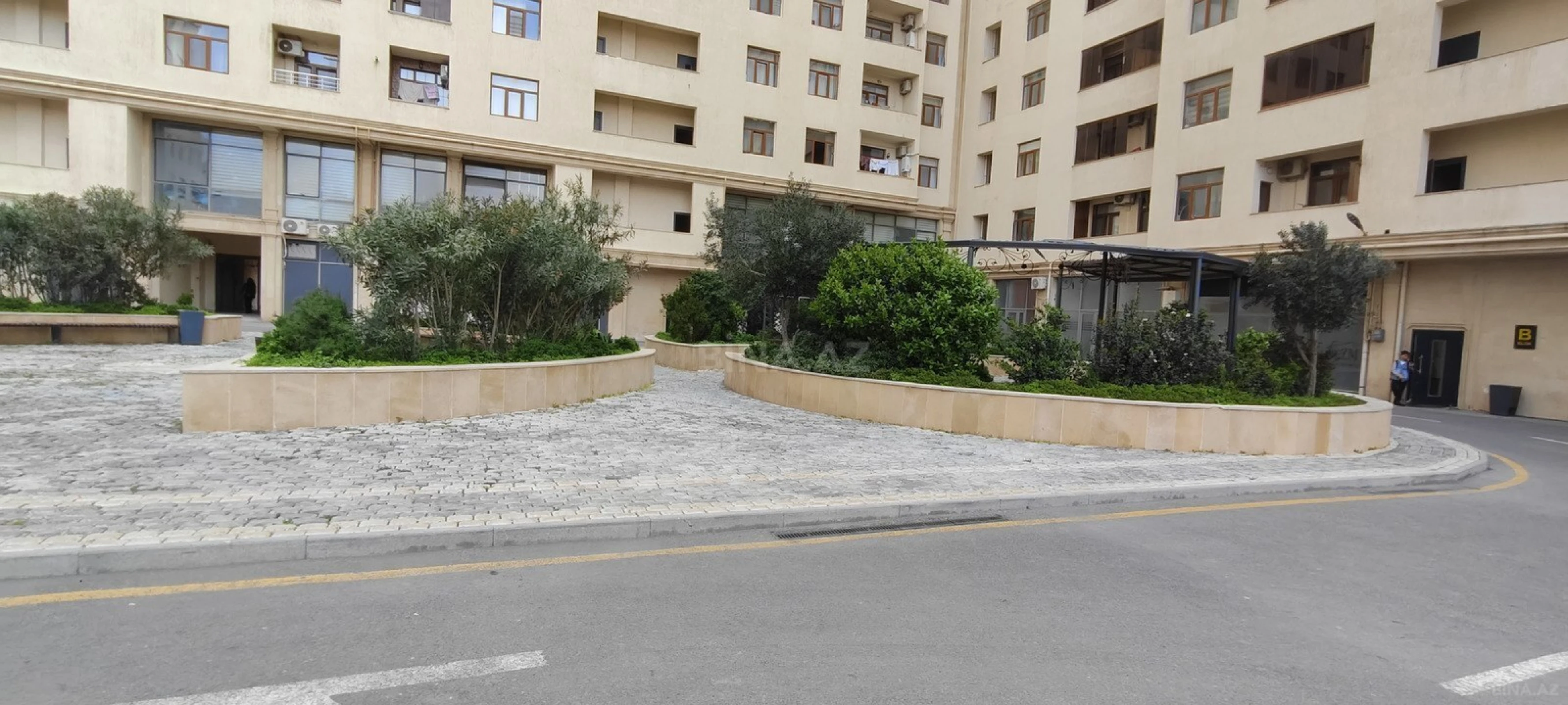 Satılır 2 otaqlı mənzil 79 m²