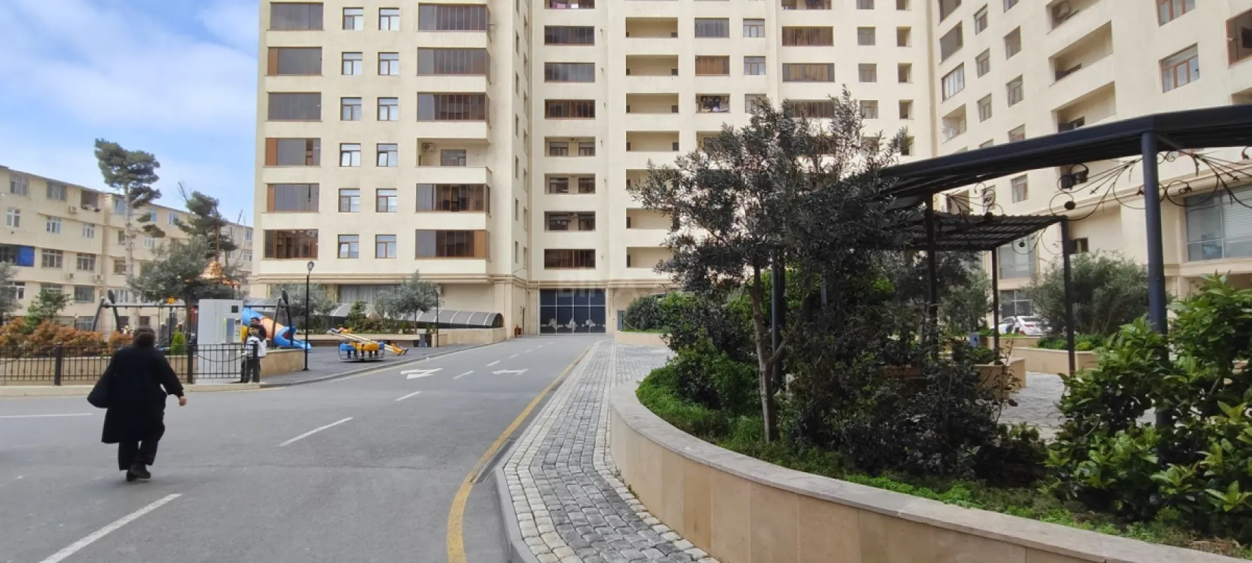 Satılır 2 otaqlı mənzil 79 m²