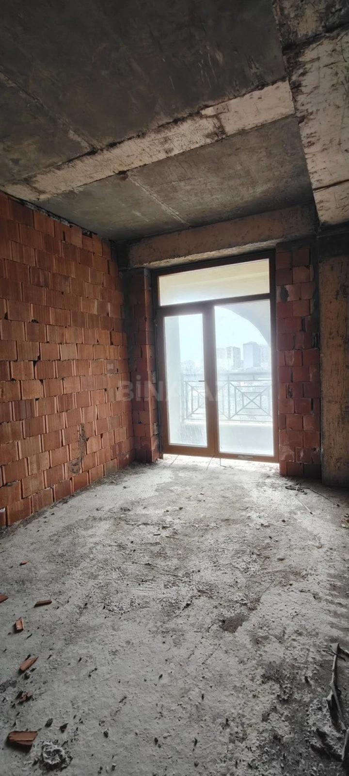 Satılır 2 otaqlı mənzil 79 m²