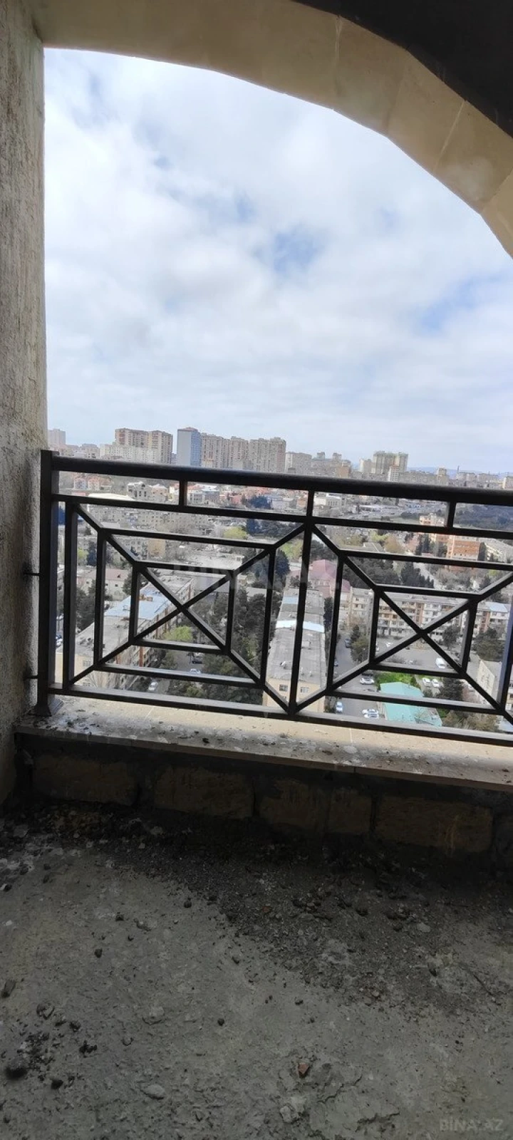 Satılır 2 otaqlı mənzil 79 m²