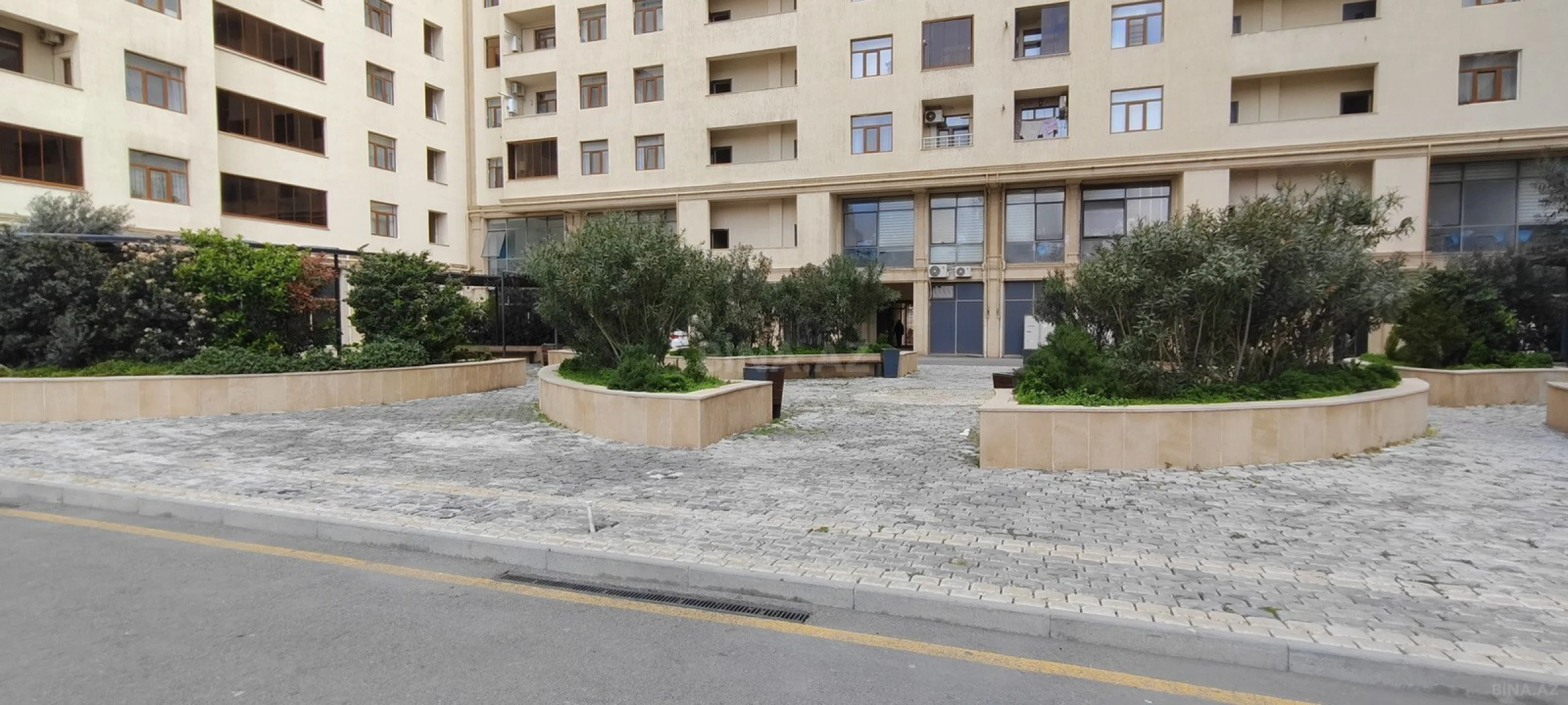 Satılır 2 otaqlı mənzil 79 m²