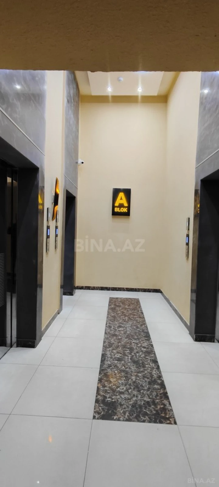 Satılır 2 otaqlı mənzil 79 m²