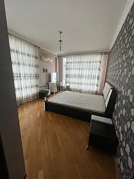 Kirayə verilir 3 otaqlı mənzil 132 m²
