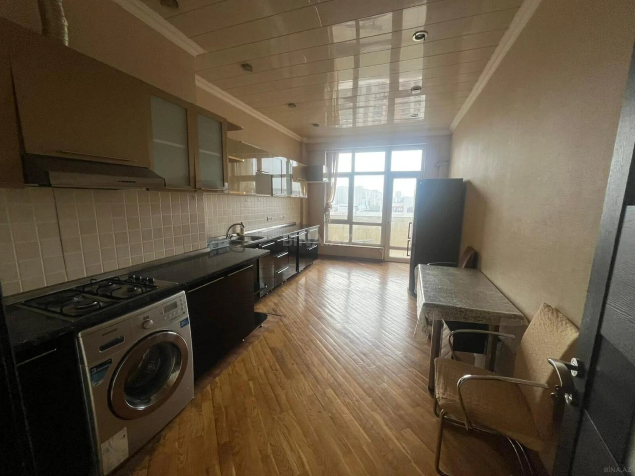 Kirayə verilir 3 otaqlı mənzil 132 m²