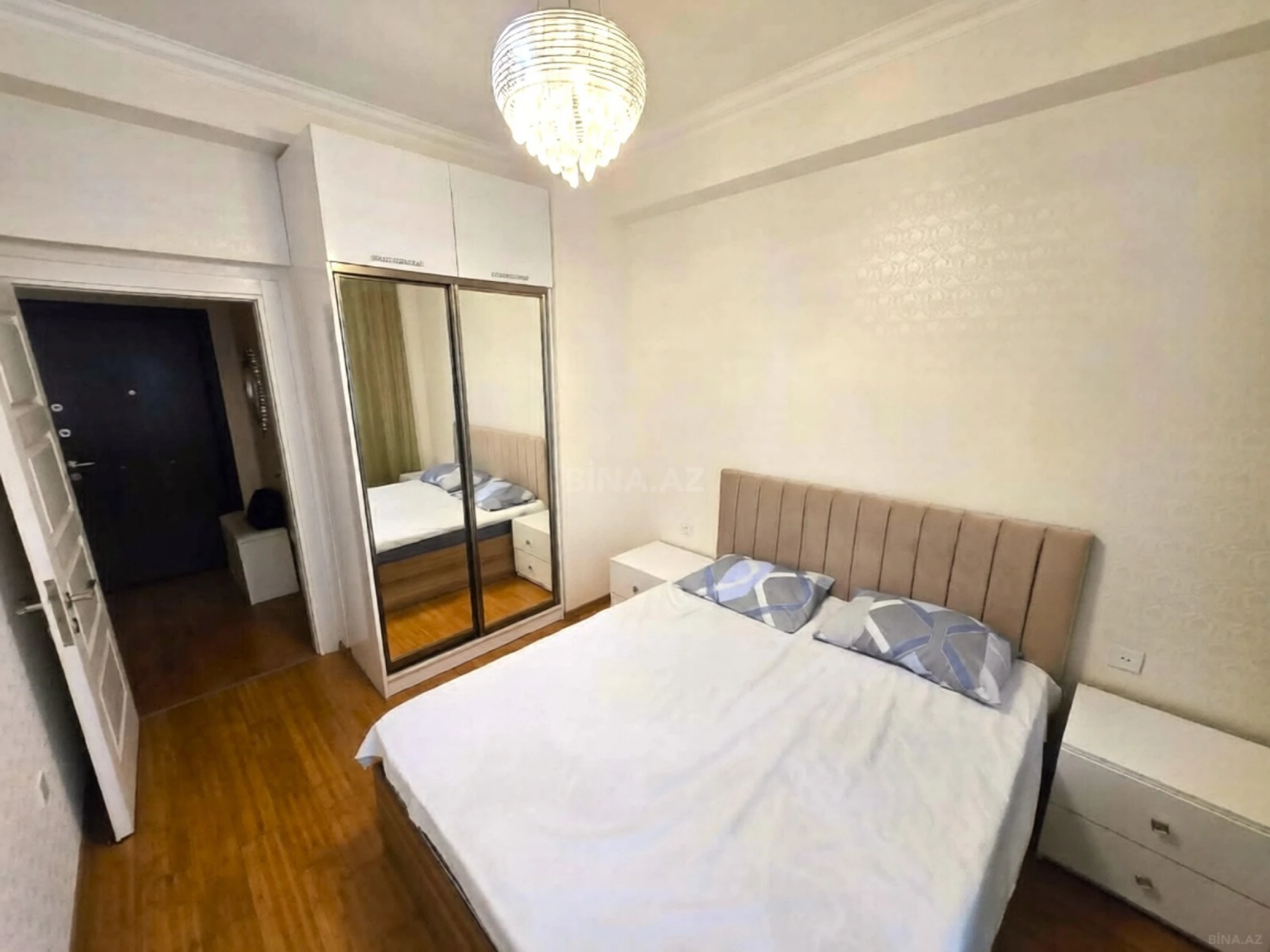 Satılır 2 otaqlı mənzil 52 m²