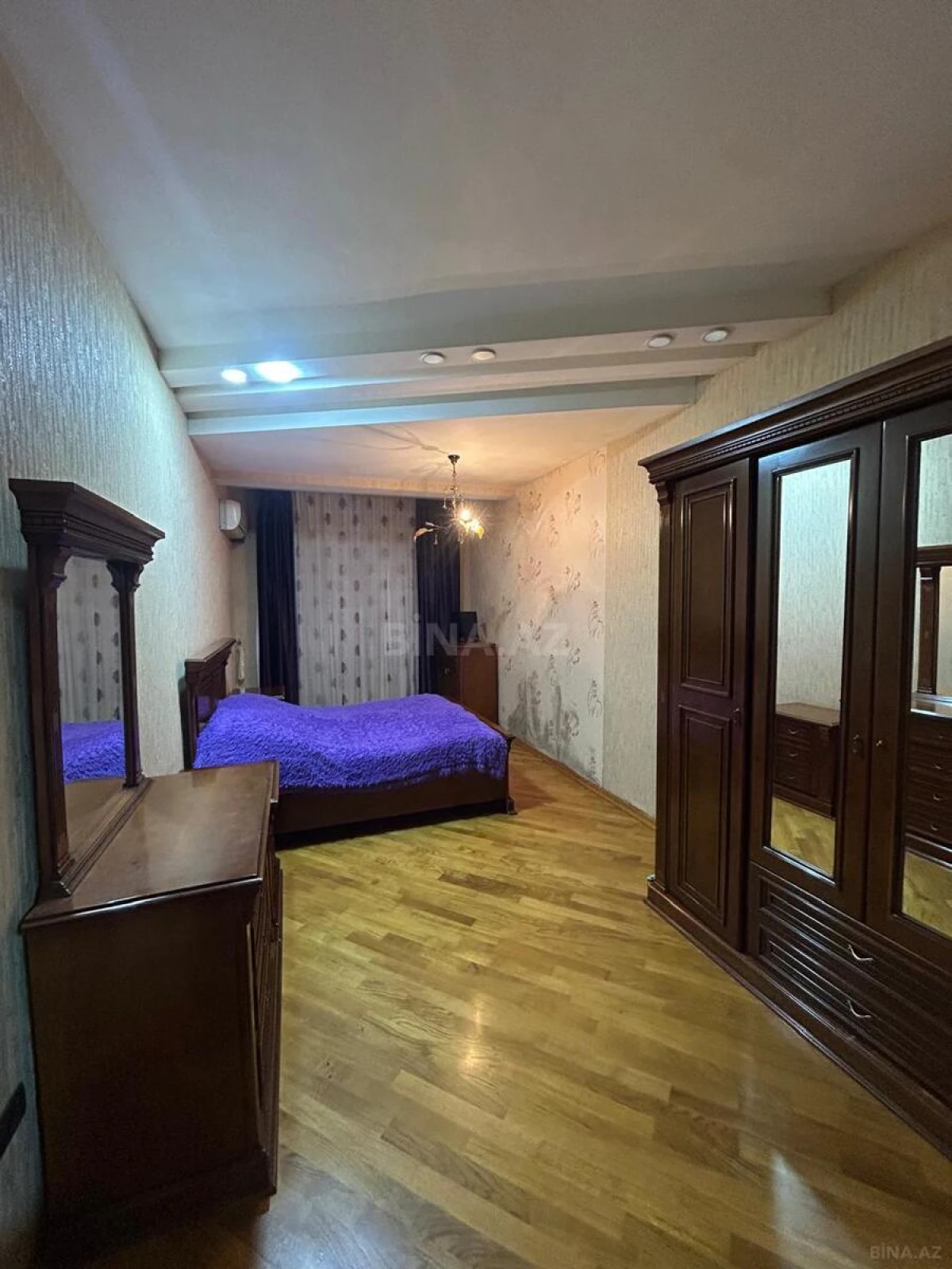 Satılır 3 otaqlı mənzil 123 m²