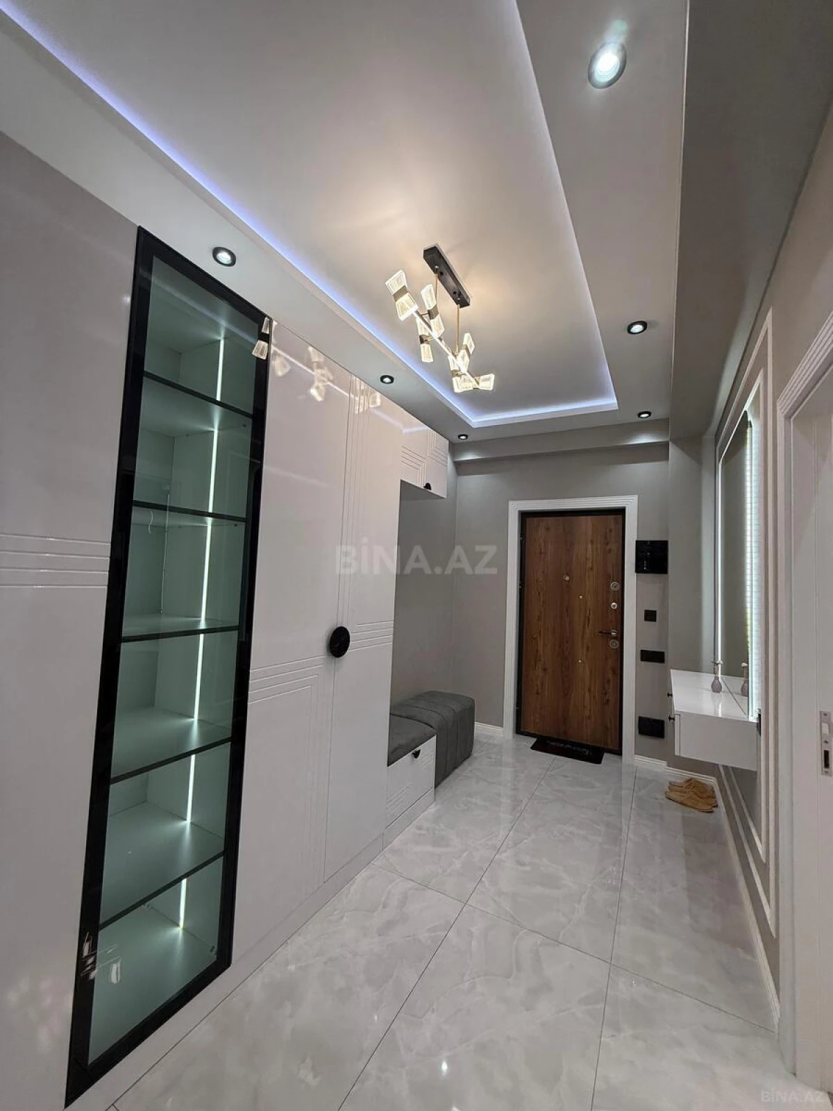 Satılır 2 otaqlı mənzil 55 m²