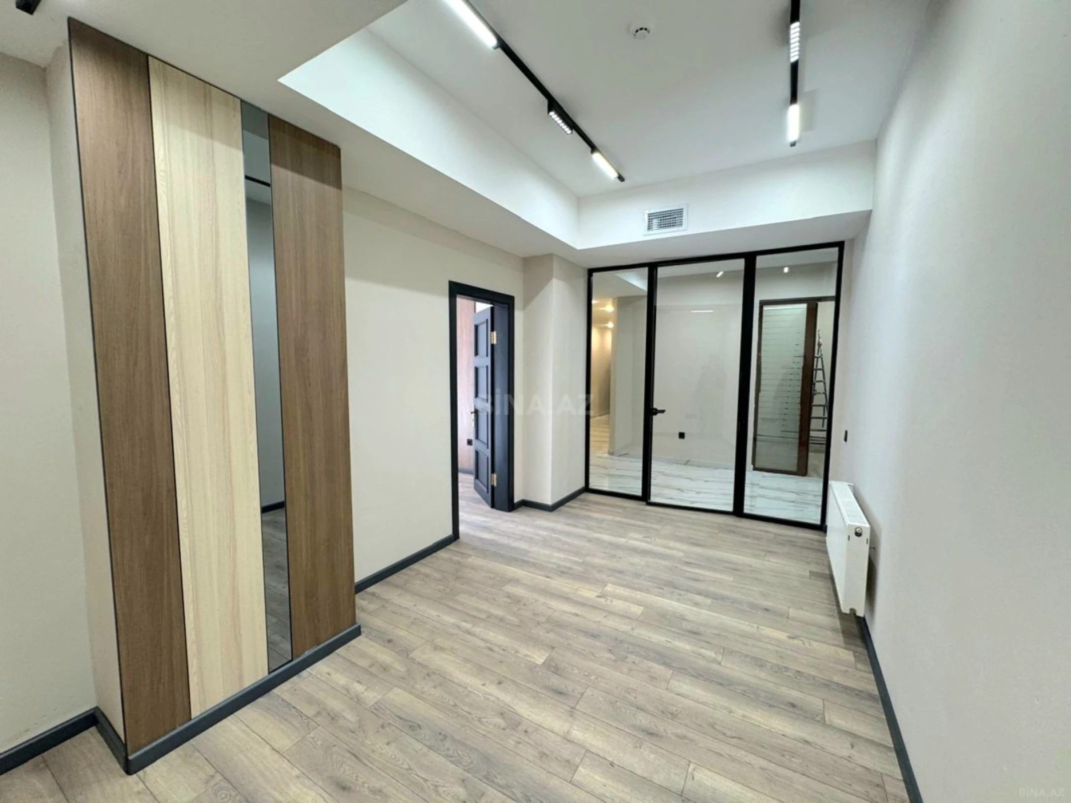 Kirayə verilir 6 otaqlı ofis 330 m²