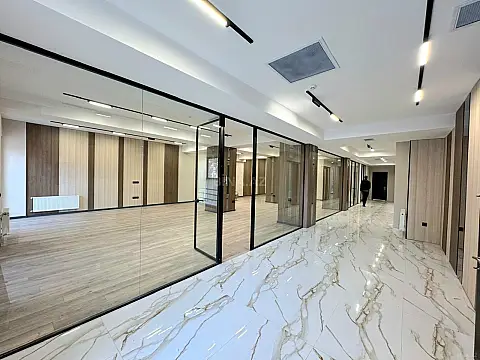 Kirayə verilir 6 otaqlı ofis 330 m²