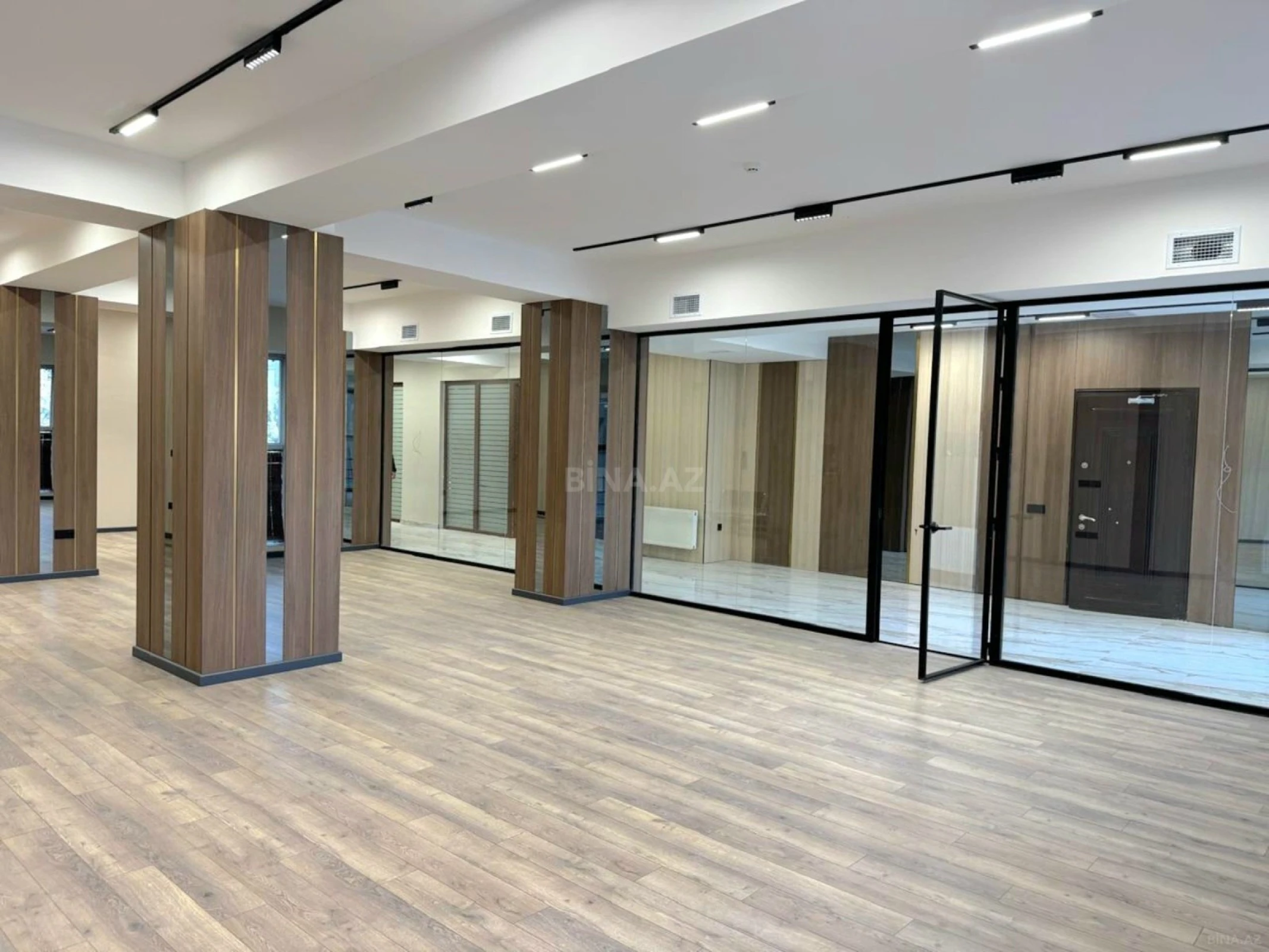 Kirayə verilir 6 otaqlı ofis 330 m²
