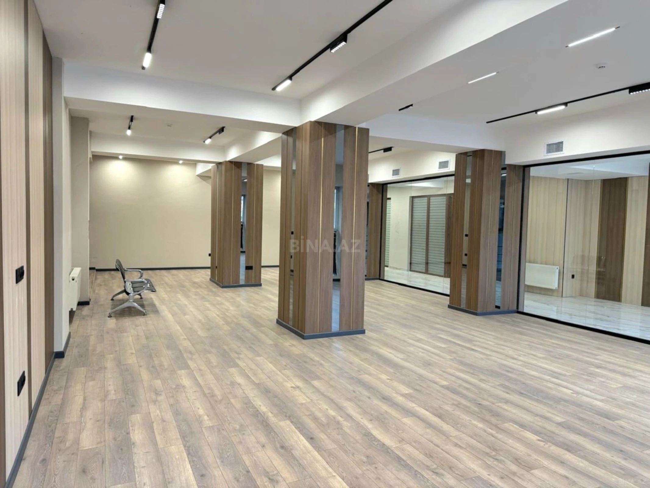 Kirayə verilir 6 otaqlı ofis 330 m²