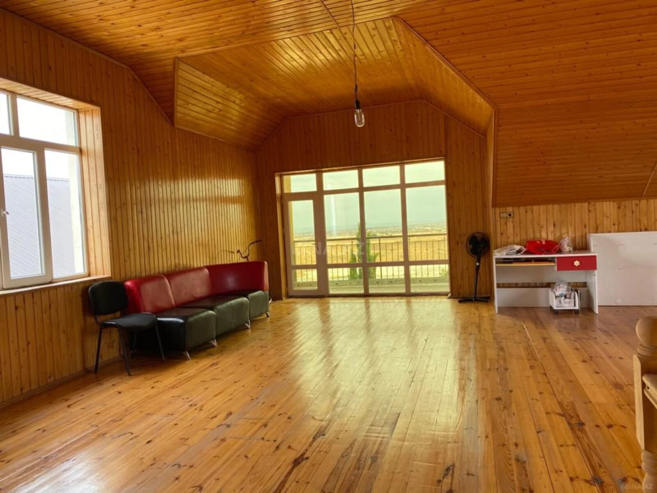 Satılır 4 otaqlı həyət evi 180 m²