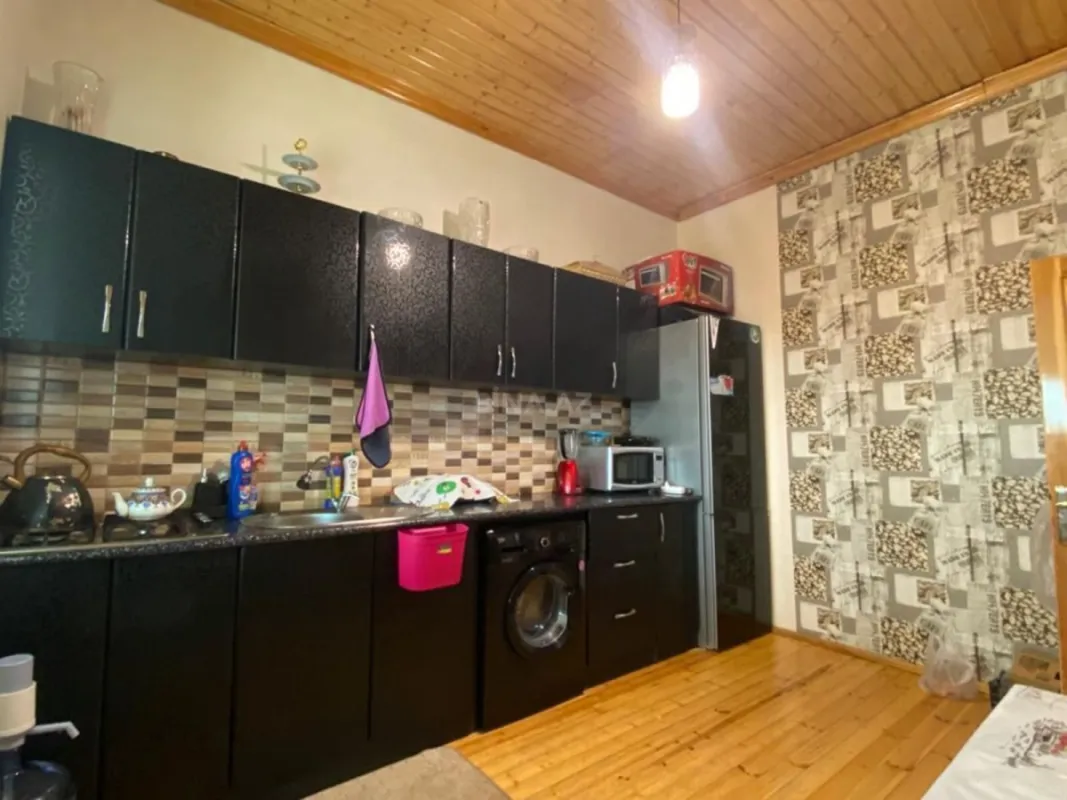 Satılır 4 otaqlı həyət evi 180 m²