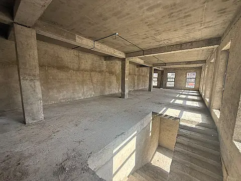 Satılır obyekt 330 m²