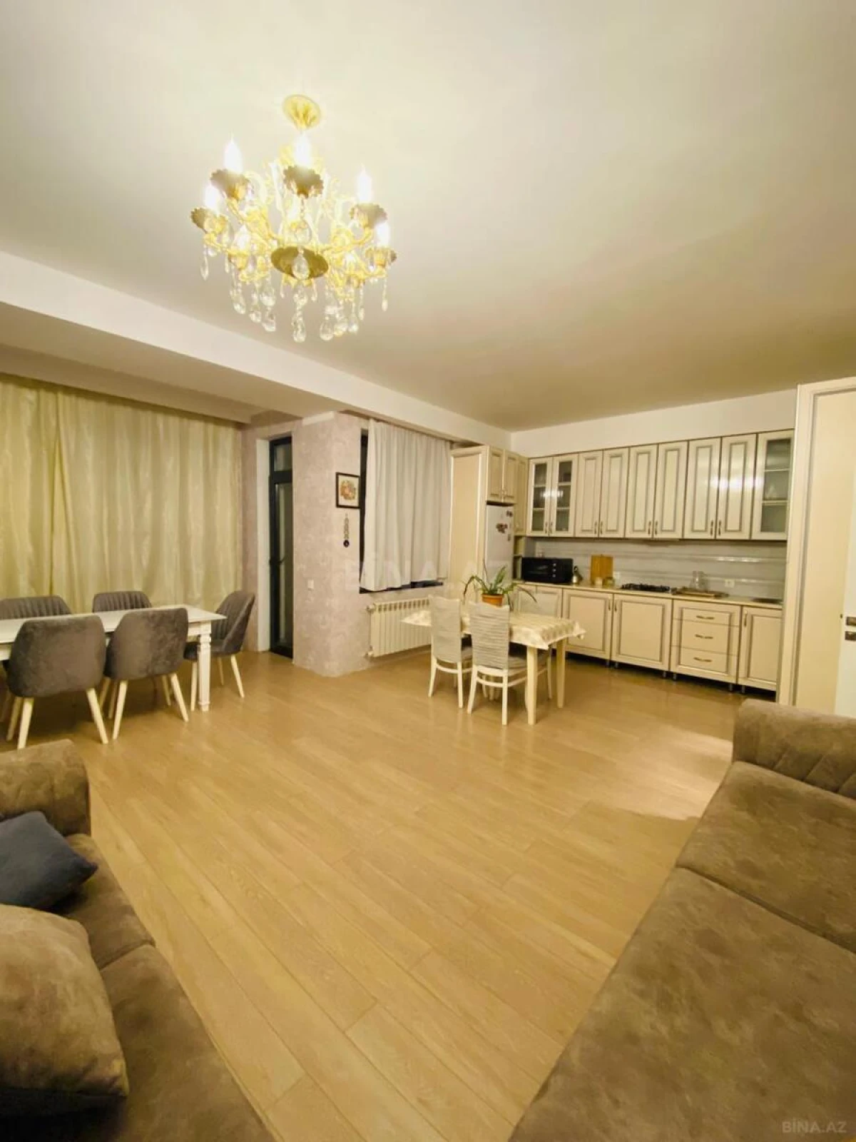 Satılır 3 otaqlı mənzil 110 m²