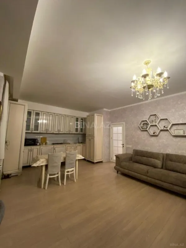 Satılır 3 otaqlı mənzil 110 m²