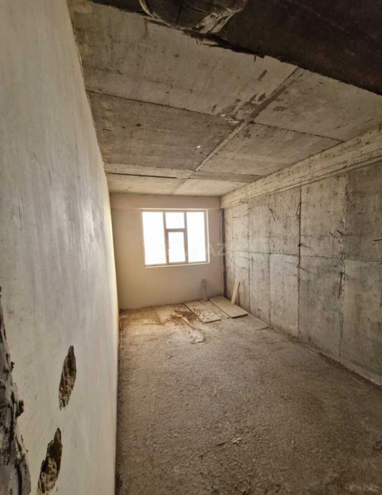 Satılır 4 otaqlı mənzil 137 m²