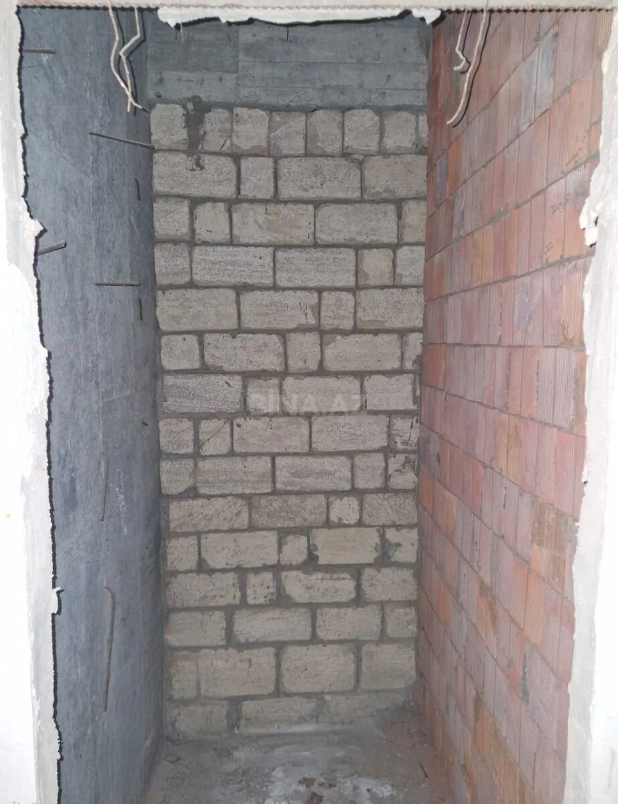 Satılır 4 otaqlı mənzil 137 m²