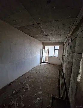 Satılır 4 otaqlı mənzil 137 m²