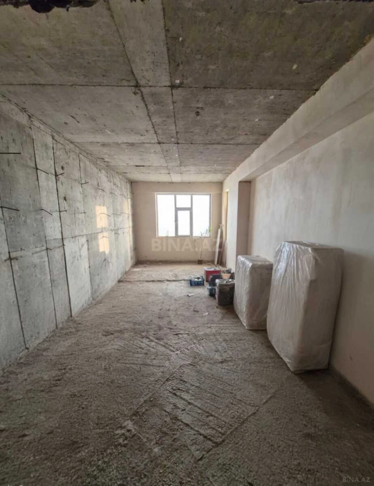 Satılır 4 otaqlı mənzil 137 m²