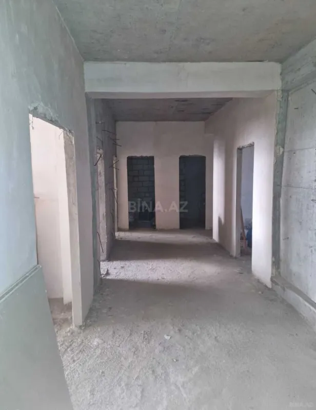 Satılır 4 otaqlı mənzil 137 m²
