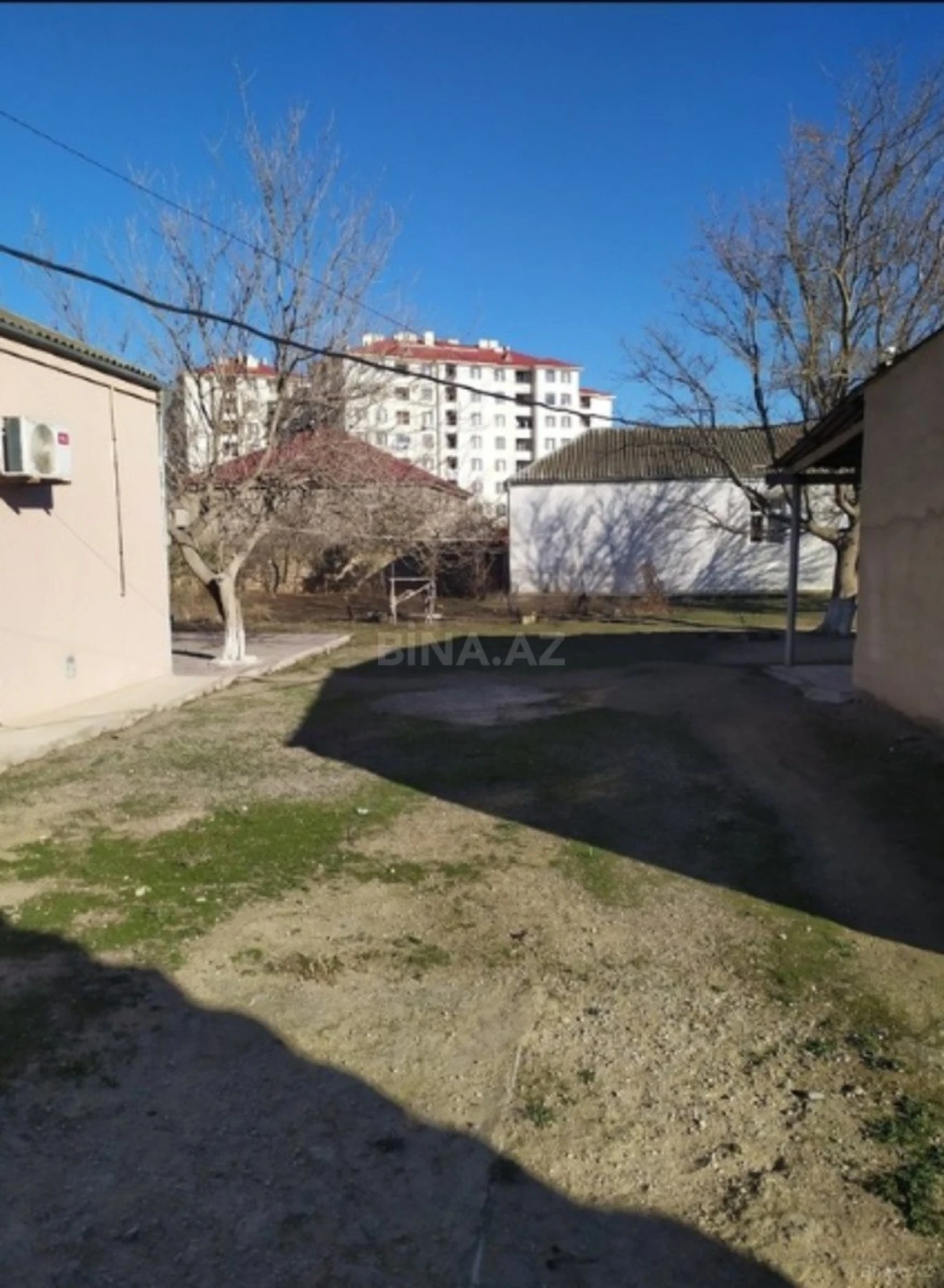 Satılır 5 otaqlı həyət evi 200 m²