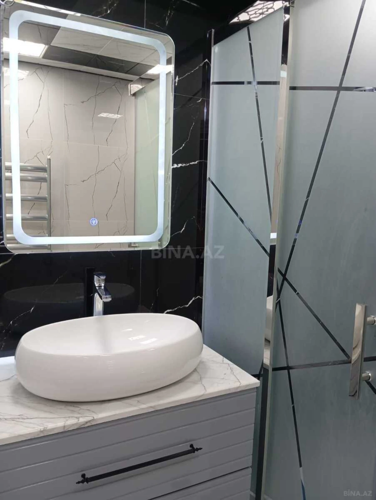 Satılır 3 otaqlı mənzil 106 m²