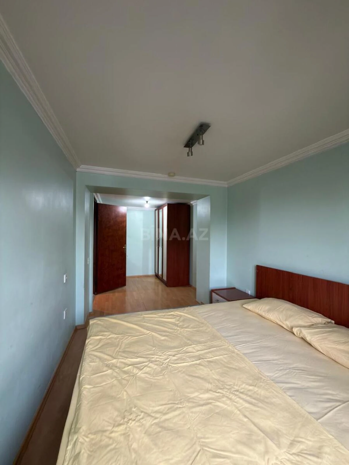 Satılır 4 otaqlı mənzil 118 m²