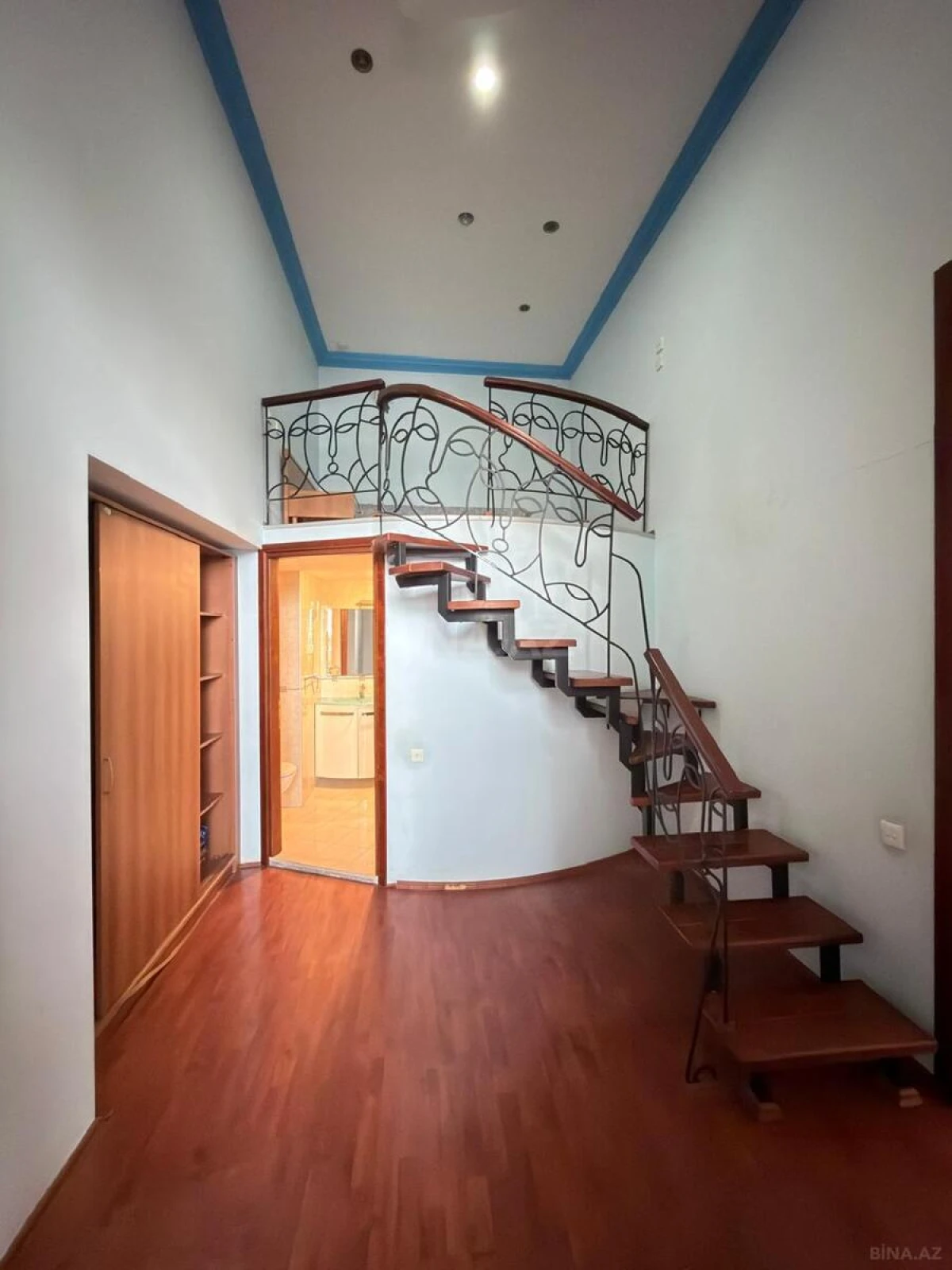 Satılır 4 otaqlı mənzil 118 m²