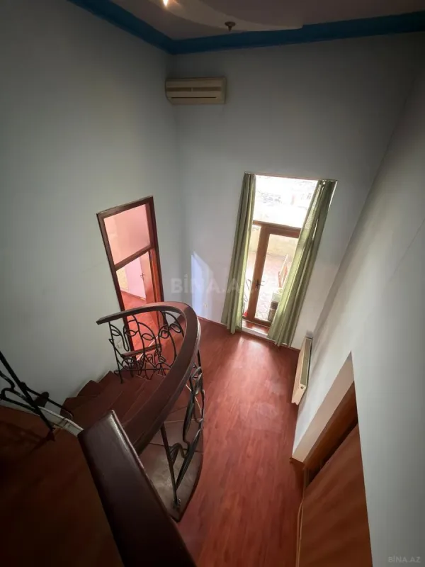 Satılır 4 otaqlı mənzil 118 m²