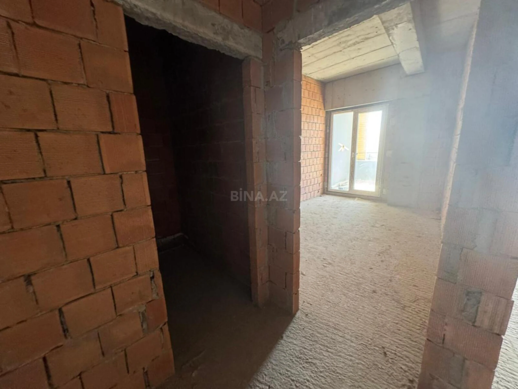 Satılır 2 otaqlı mənzil 89 m²