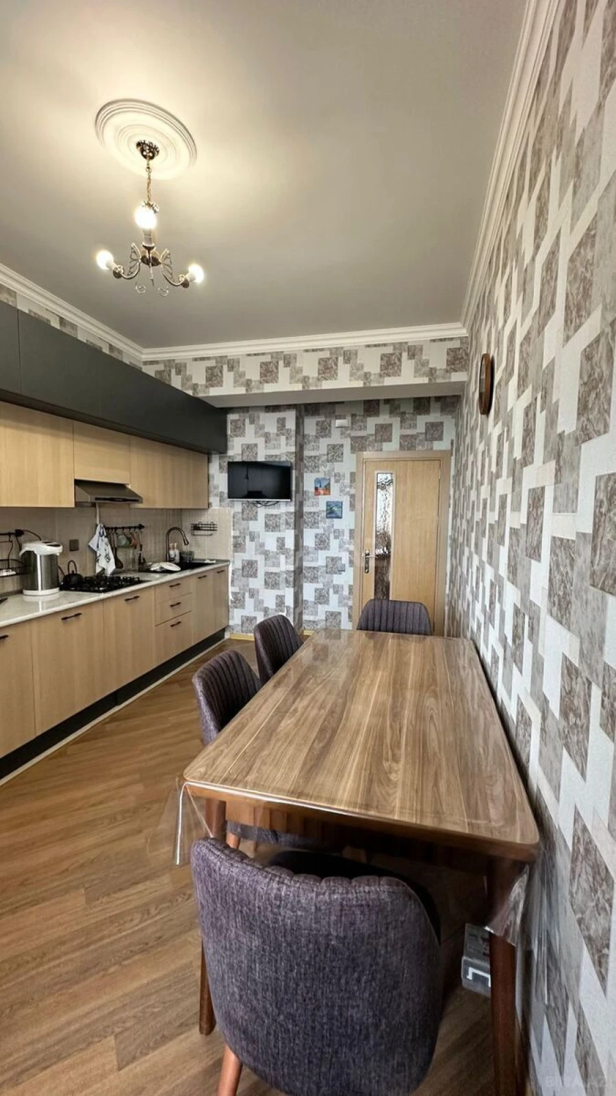 Satılır 2 otaqlı mənzil 105 m²