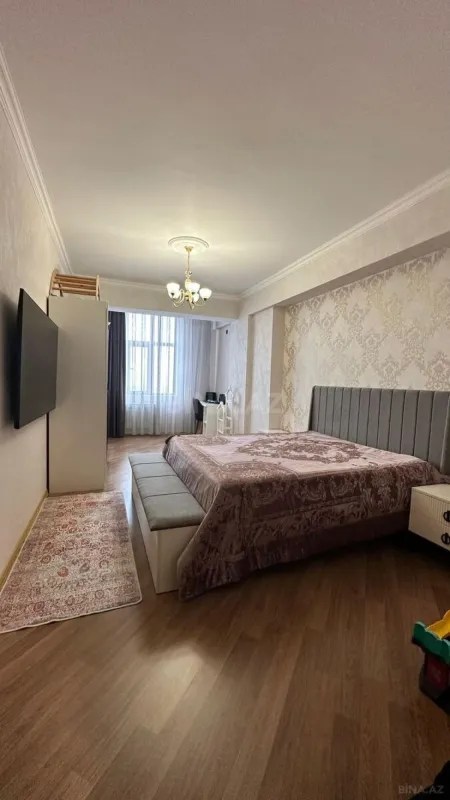 Satılır 2 otaqlı mənzil 105 m²